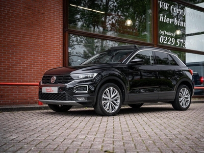 Volkswagen T-Roc 1.5 TSI Sport | Automaat | Navigatie | LED | Adaptive cruise controle | App connect | Panorama dak |