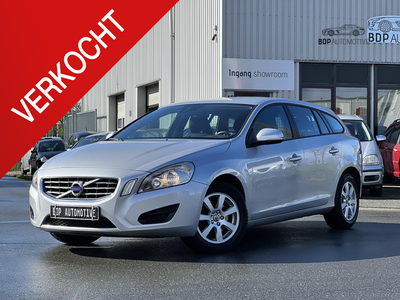 Volvo V60 1.6 T3 Kinetic CLIMATE CONTROLE/TREKHAAK/NL DEALER ONDERHOUDEN AUTO!