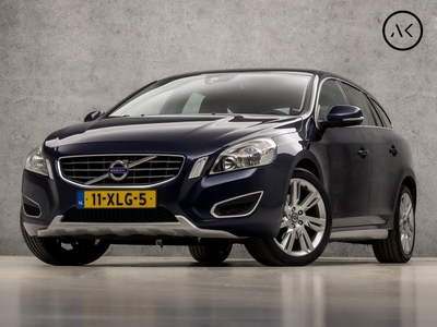 Volvo V60 1.6 T3 Momentum Sport 150Pk (NAVIGATIE, STOELVERWARMING, LEDER, CLIMATE, SPORTSTOELEN, PARKEERSENSOREN, BLUETOOTH, CRUISE, NIEUWSTAAT)