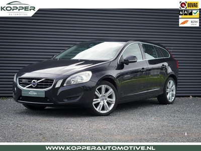 Volvo V60 1.6 T4 / Aut / Adaptive Cruise / BLIS / Leder /