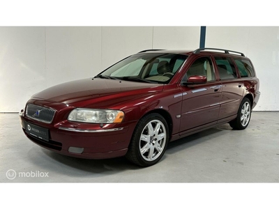 Volvo V70 2.5 T Summum LEER / AUTOMAAT