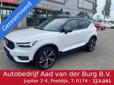 Volvo XC40 1.5 T5 PHEV Recharge R-Design Expression Automaat , Panoramadak , Navigatie , 360o camera , Stoel & Stuur verwarming , Dodehoek detectie , Electr. kofferklep