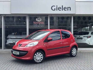 Peugeot 107 1.0 XS | Toyota Aygo, Centrale deurvergrendeling, Elektrische ramen, Radio/CD-Speler, Zeer netjes