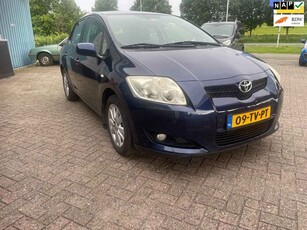 Toyota Auris 1.6-16V Luna Business