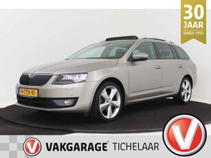 Skoda Octavia Combi 1.4 TSI Greentech Elegance Business | Panoramadak | Stoelverwarming | Leer | Elek. Stoelverstelling | Xenon |