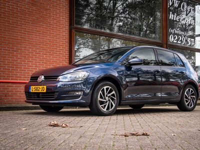 VOLKSWAGEN GOLF 1.4 TSI Connected | Led | Stoelverwarming | Parkeerhulp Adaptieve cruise control |