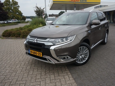 Mitsubishi Outlander 2.4 PHEV INSTYLE LEER 360 CAMERA SCHUIF DAK NAVI VOL