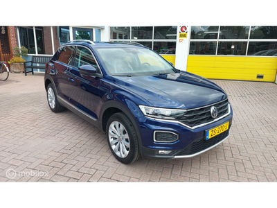 Volkswagen T-Roc 1.5 TSI Sport Digitaal dashbord , Panoramadak .