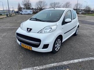 Peugeot 107 1.0-12V Millesim 200