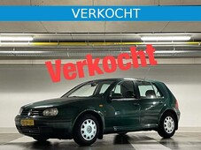 Volkswagen Golf 1.6 Highline - Automaat - apk 07/2022