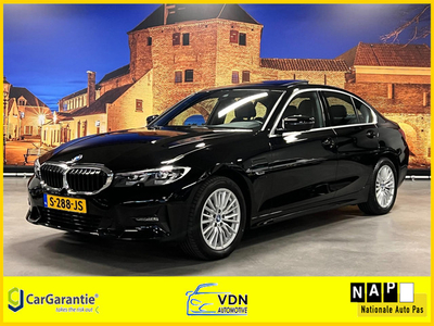 BMW 3-serie 320e Business Edition Sport Automaat Schuifdak HYBRIDE