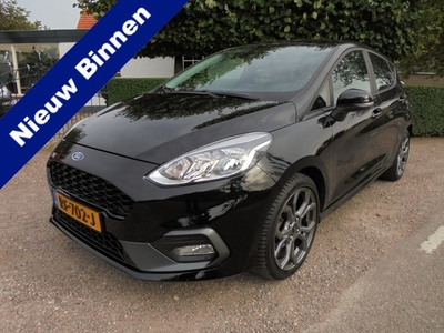 Ford Fiesta 1.1 ST-Line **NL-AUTO**NIEUWSTAAT**Apple