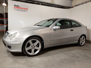 MERCEDES C-KLASSE Sportcoupé Elektr. panoramadak / leder interieur / leuke auto !!!