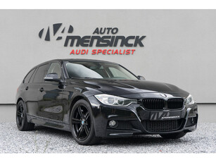 BMW 3 Serie Touring 320i High Executive / M-Sport/ Leder/ Navigatie/ Cruise Control/ Sportonderstel/ 135kW (184PK)