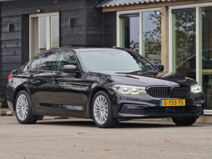 BMW 5-serie 520i High Executive (Schuifdak / Leder / Sportstoelen / Adaptieve cruise / Led / Parkeersensoren V & A / Camera)