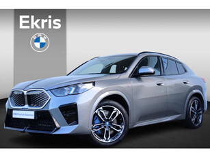 BMW iX2 xDrive30 67kWh M-Sportpakket / Panoramadak / Innovation Pack / Trekhaak /