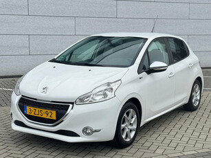 Peugeot 208 1.2 PureTech Style Pack NAVI/PDC/NAP