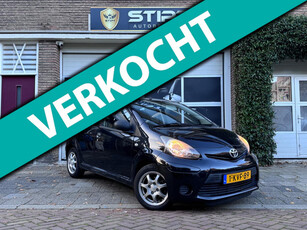 Toyota Aygo 1.0 VVT-i AIRCO//ELEKTRISCHE RAMEN//NIEUW APK//3MAANDEN GARANTIE//