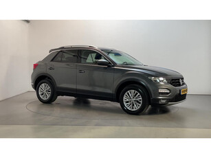 Volkswagen T-Roc 1.5 TSI 150pk DSG Style Business Leder Stoelverwarming Camera Navigatie