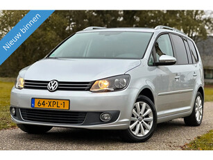 Volkswagen Touran 1.2 TSI Highline 7p. Navi|Trekhaak| NAP.Rijklaar!!