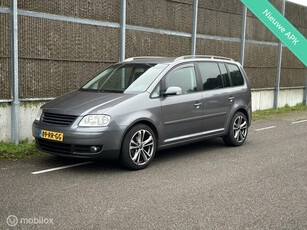 Volkswagen Touran 2.0-16V FSI 7ZITTER NWEAPK/ClLIMA/CRUISE/7ZITS