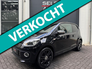 Volkswagen UP! 1.0 High up! BlueMotion Jeans Airco/Stoelverwarming/Cruise/Navigatie/Bluetooth/Parkeersensoren/16 Inch/Apk 10-2025