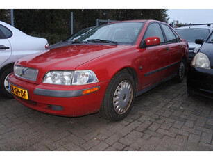 Volvo S40 1.6 4 drs airco apk tot 19-3-2025