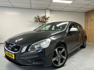 Volvo V60 1.6 T3 R DESIGN, TREKHAAK, PDC, CRUISE CONTROL, XENON, ETC....