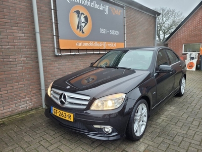 Mercedes-Benz C-Klasse 180 CGI BlueEFFICIENCY Business