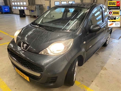 Peugeot 107 1.0-12V Millesim 200