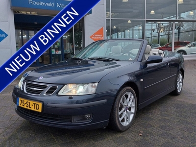 Saab 9-3 Cabrio 1.8t 150pk Automaat Vector | Youngtimer | Origineel NL | Clima | Cruise | Bi-Xenon | Leder + Stoelverwarming | Parkeer + Regensensor | Mistlampen | 17''lm | Trekhaak