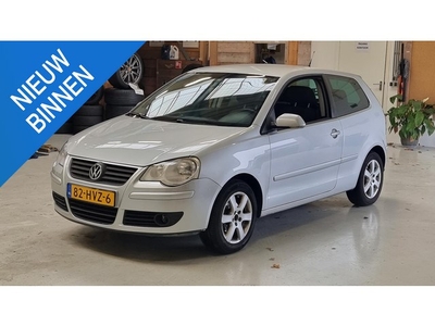 Volkswagen Polo 1.4-16V Silver Edition Bluetooth, Airco