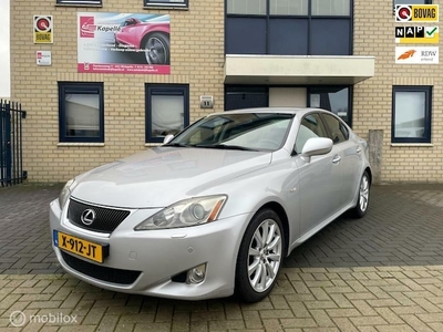 Lexus IS Benzine