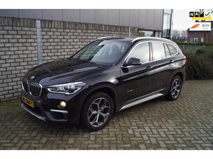 BMW X1 X-Drive20i High Executive Autom 192 PK Leder Sportst Stoelverw Navi Head-Up Clima Cruise 2x PDC LMV Trekh ENZ NL Auto