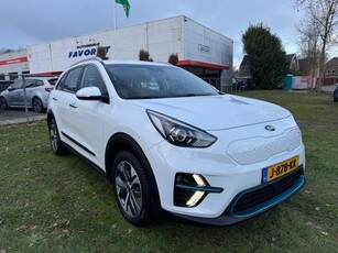 Kia e-Niro DYNAMICLINE 64KWH/3 FASE/WARMTEPOMP/HLEER/ACARPLAY/STOELVERW/FABRIEKSGARANTIE