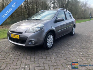 Renault Clio Estate TCE 100 Collection met nieuwe apk.