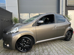 Toyota Aygo 1.0 |Metallic-Bruin | Uniek | Bluetooth