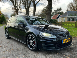 Volkswagen Golf 2.0 TDI GTD | ACC + DSG + Navi