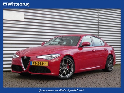 Alfa Romeo Giulia 2.0T 200PK Super ! Leder Interieur & Navigatie & EERSTE EIGENAAR !