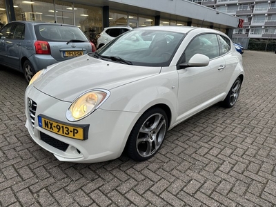 Alfa Romeo MiTo 1.4 Progression Airco Lmv leren bekleding