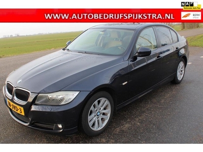 BMW 3-serie 318d SEDAN // Leer / klima / navi //