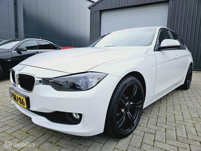 BMW 3-serie 328i Upgrade Edition MET REVISIE MOTOR 300KM