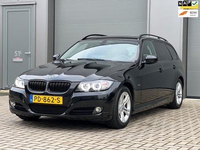 BMW 3-serie Touring 318i High Executive * Navigatie *