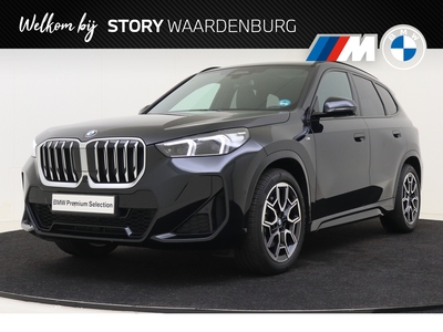 BMW X1 xDrive 23i High Executive M Sport Automaat / Panoramadak / Adaptief M Onderstel / Sportstoelen / Adaptieve LED / Head-Up / Harman Kardon / Live Cockpit Professional