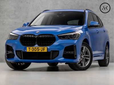 BMW X1 xDrive25e M-Pakket 221Pk Automaat (PANORAMADAK, HEAD-UP DISPLAY, GROOT NAVIGATIE, CAMERA, SFEERVERLICHTING, GETINT GLAS, LEDEREN SPORTSTOELEN, STOELVERWARMING, HEAD-UP DISPLAY, ELEK ACHTERKLEP, NIEUWSTAAT)