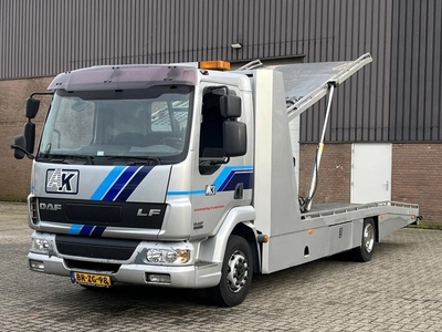 DAF LF 220 / Autotransporter met hefplateau / 2 autos /