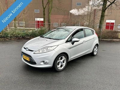 Ford Fiesta 1.25 Titanium NETTE AUTO RIJD EN SCHAKELT GOED