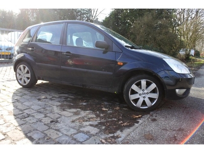 Ford Fiesta 1.3 Futura 5 drs goed rijdend apk 4-8-2024 div