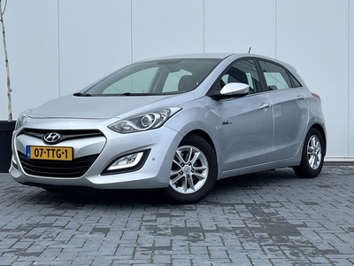 Hyundai i30 1.6 GDI Bns. Ed. Clima Navi PDC Super vol!