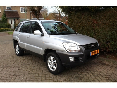 Kia 2.0 CVVT Executive (bj 2005)